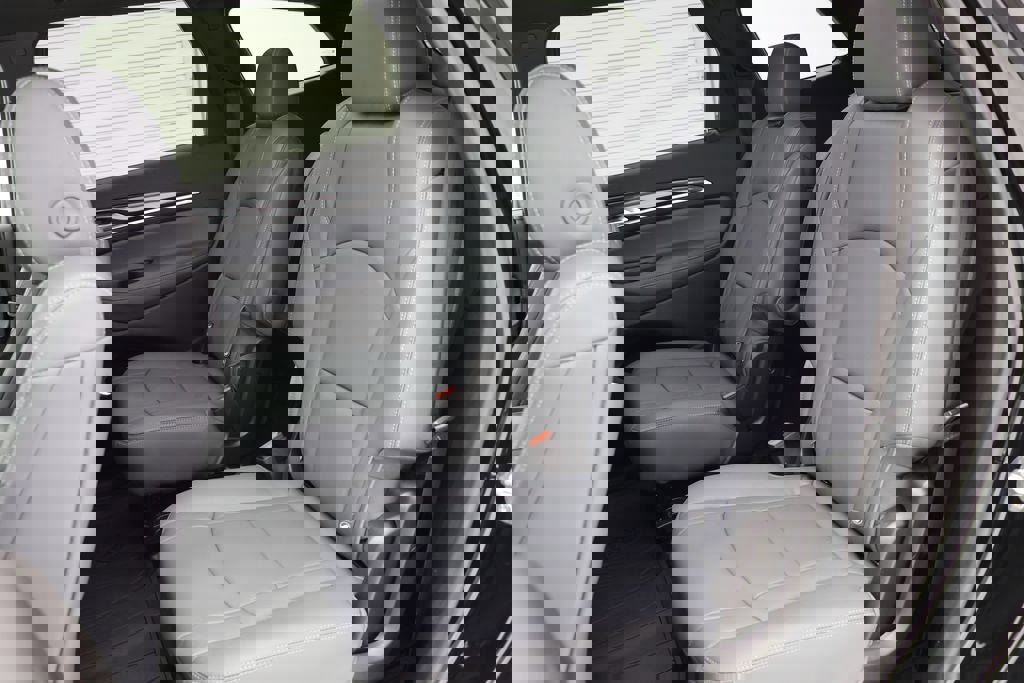 Used 2023 Buick Enclave Essence w/ Experience Buick Package image 12