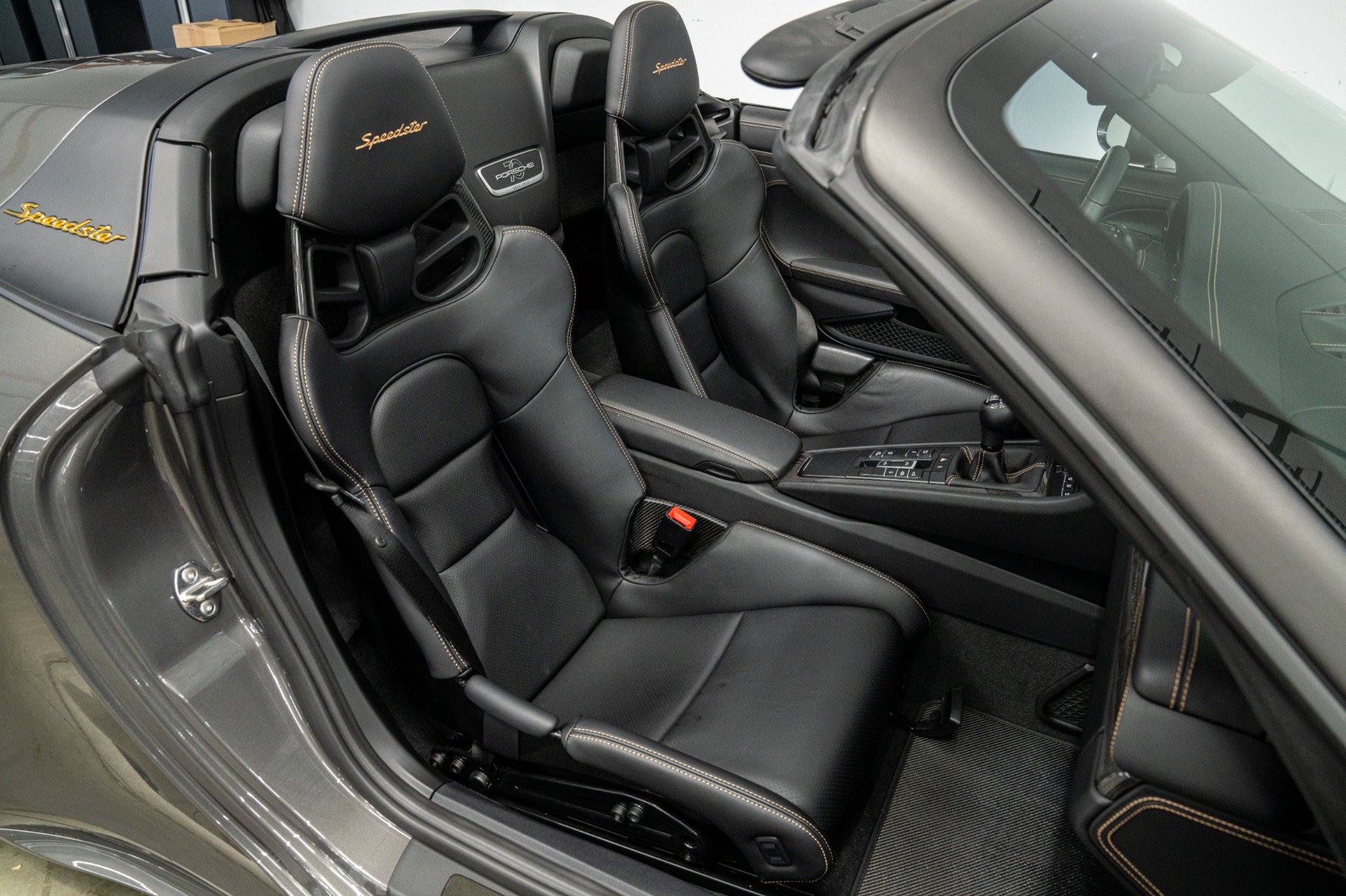 Used 2019 Porsche 911 Speedster RWD image 24