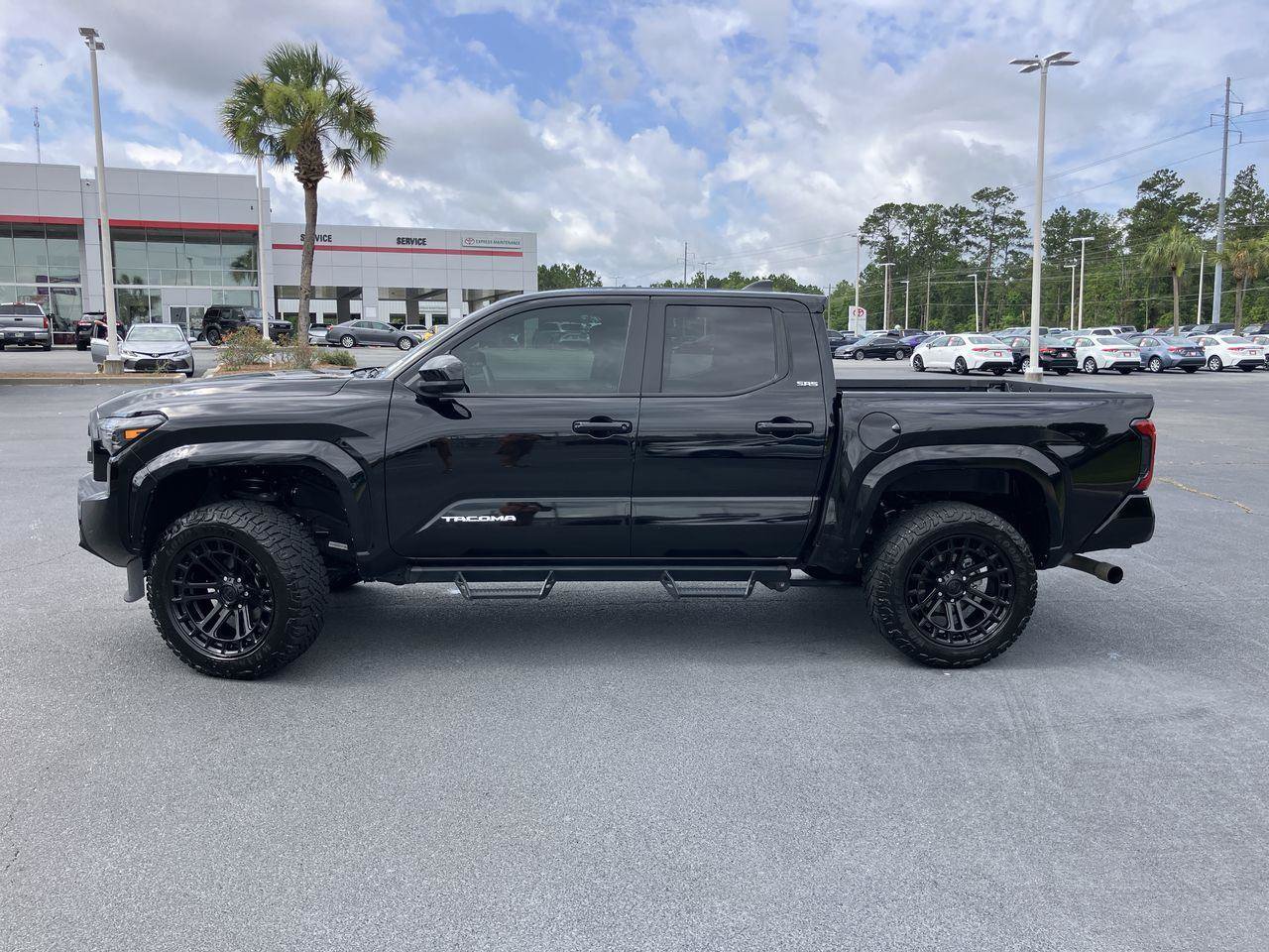 Certified 2024 Toyota Tacoma SR5 AWD/4WD image 2