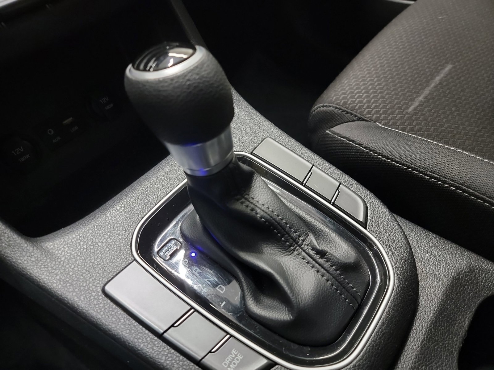 Used 2018 Hyundai Elantra GT image 26