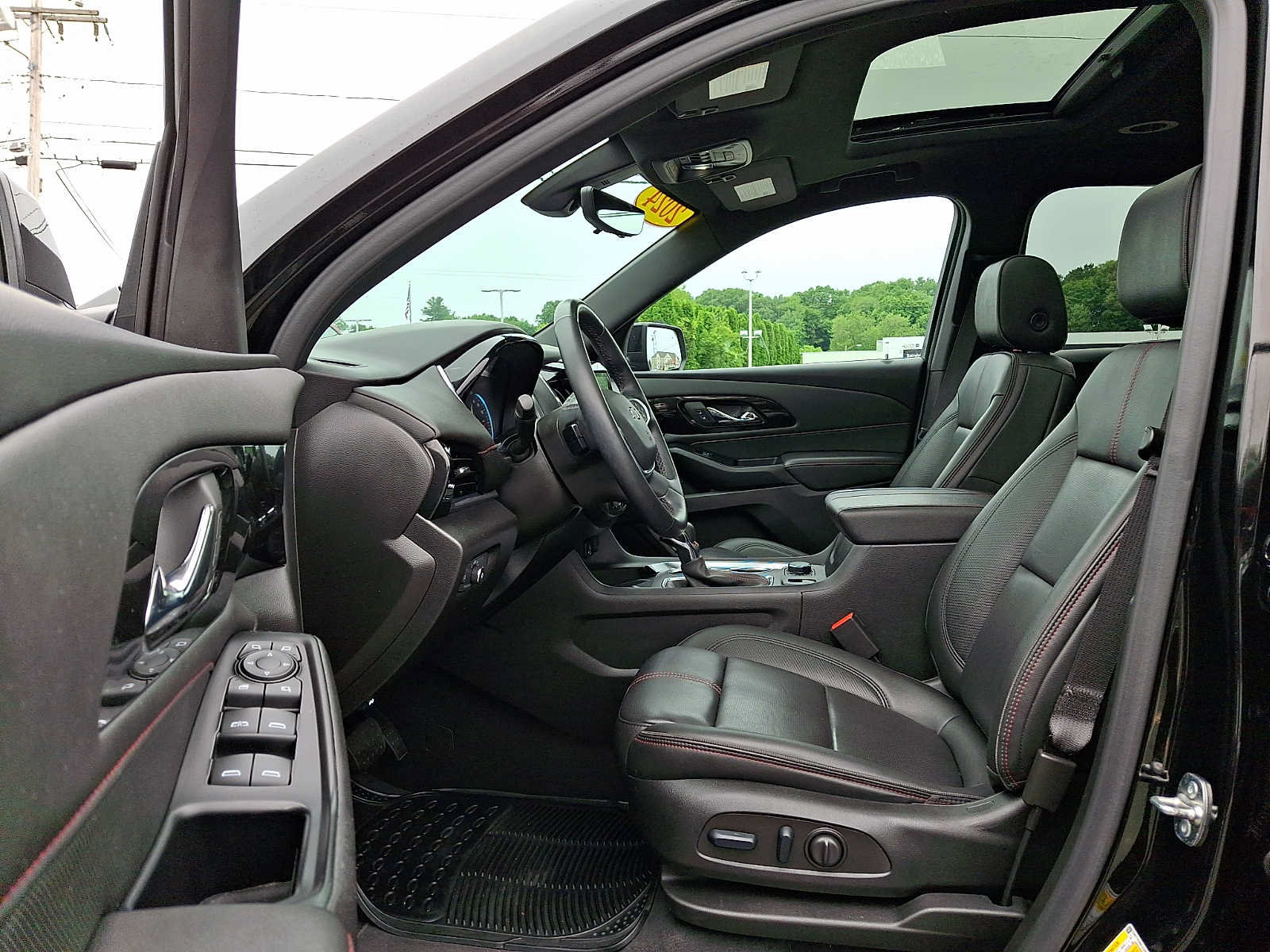 Used 2024 Chevrolet Traverse RS AWD/4WD image 16