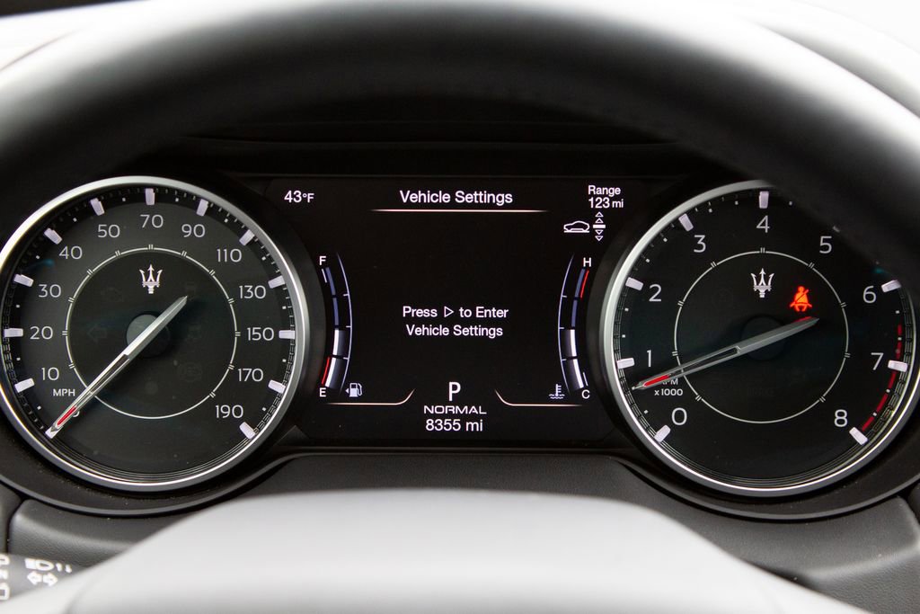 Used 2024 Maserati Levante GT Ultima image 15
