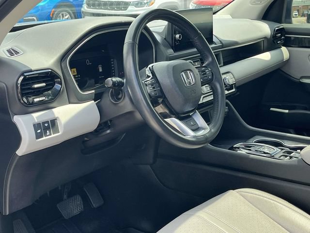 Used 2023 Honda Pilot Elite image 12