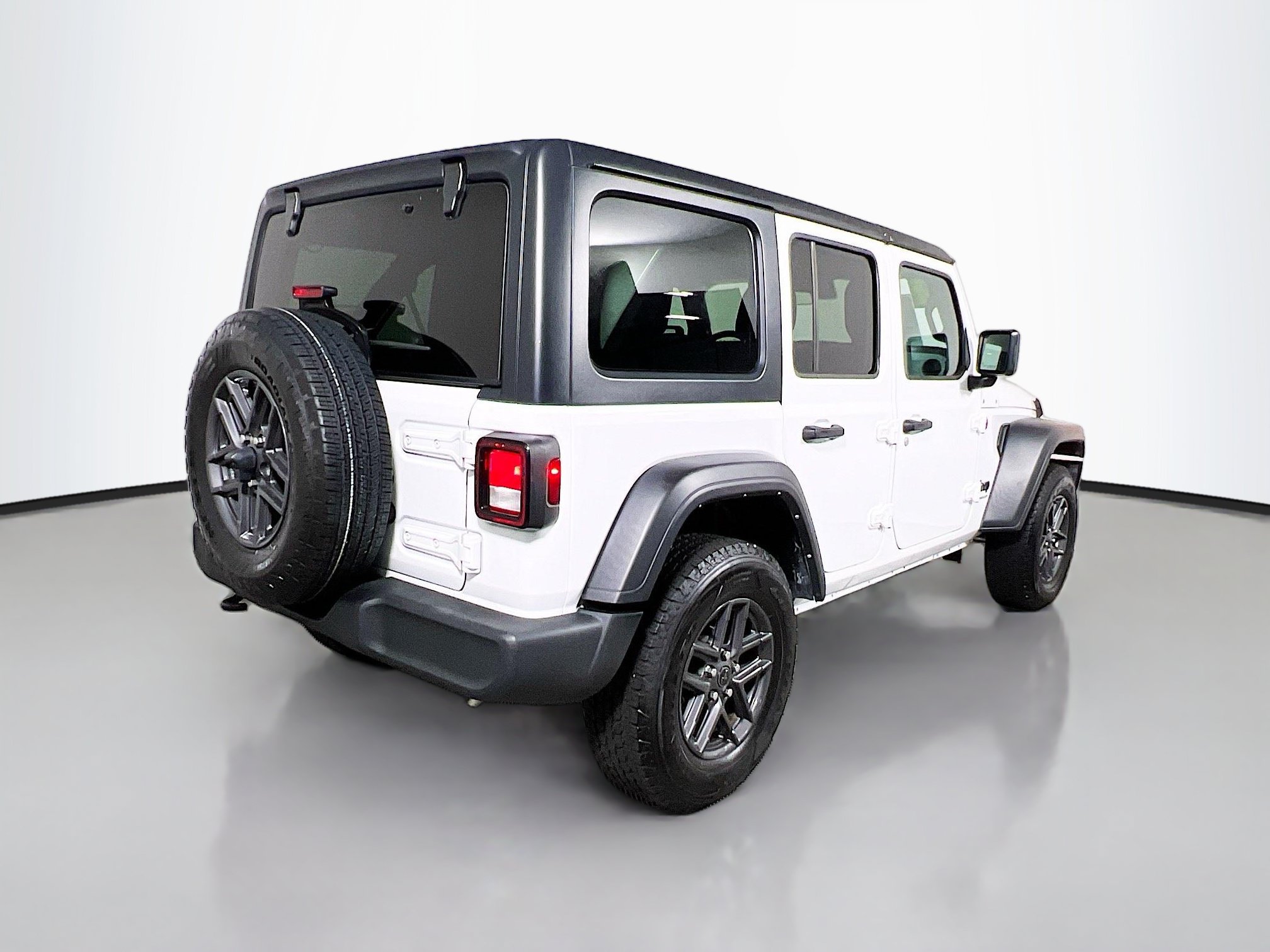 Used 2024 Jeep Wrangler Unlimited Sport AWD/4WD image 4
