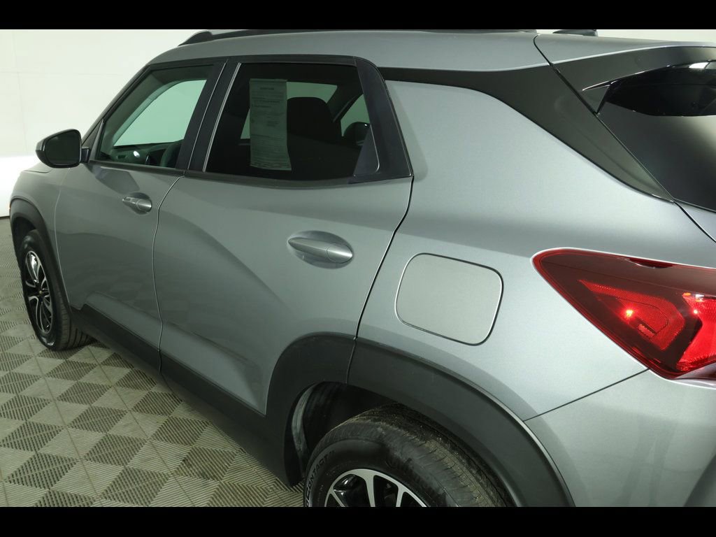 Used 2025 Chevrolet TrailBlazer LT FWD image 14