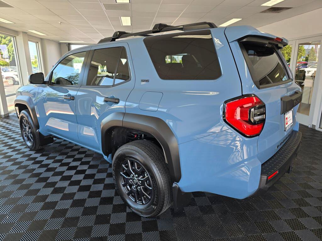Certified 2025 Toyota 4Runner SR5 AWD/4WD image 5