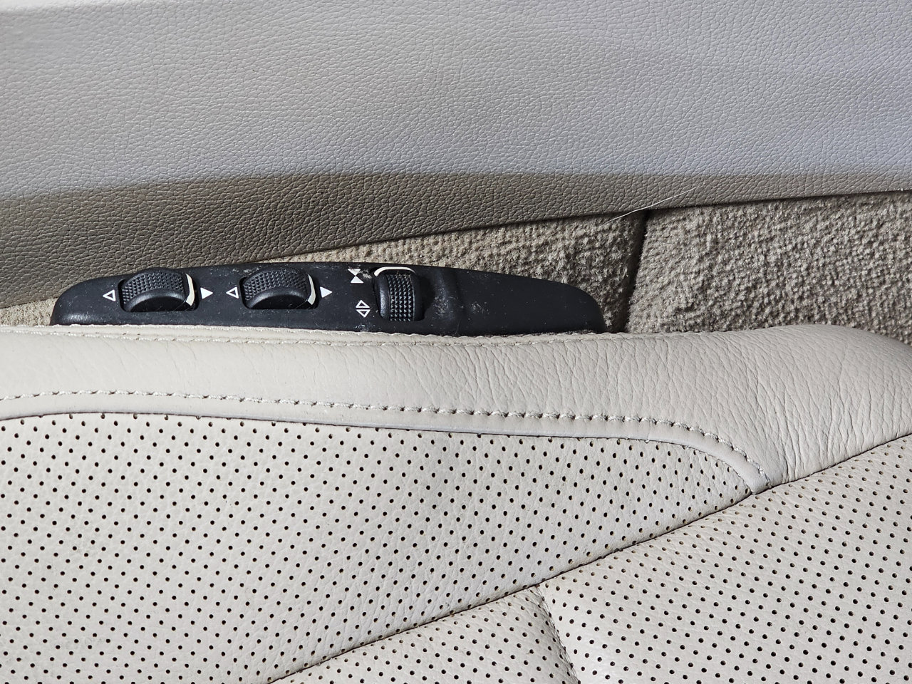 Used 2016 Mercedes-Benz E 400 Cabriolet image 17