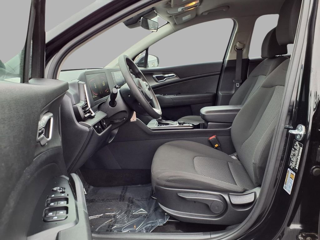 Used 2025 Kia Sportage LX image 22