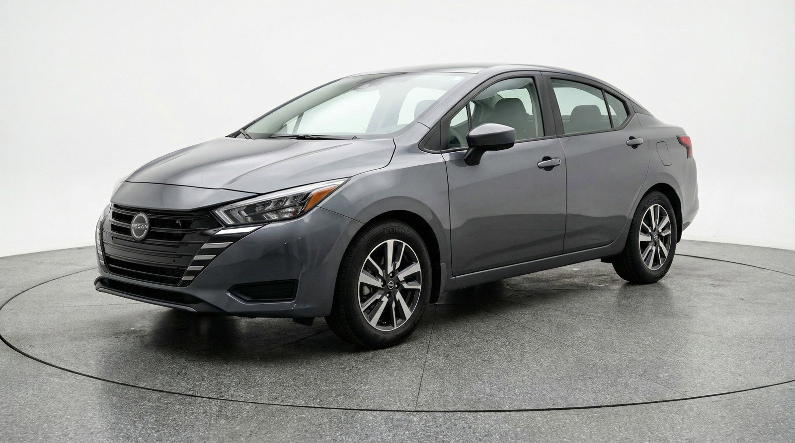 Used 2025 Nissan Versa SV image 3