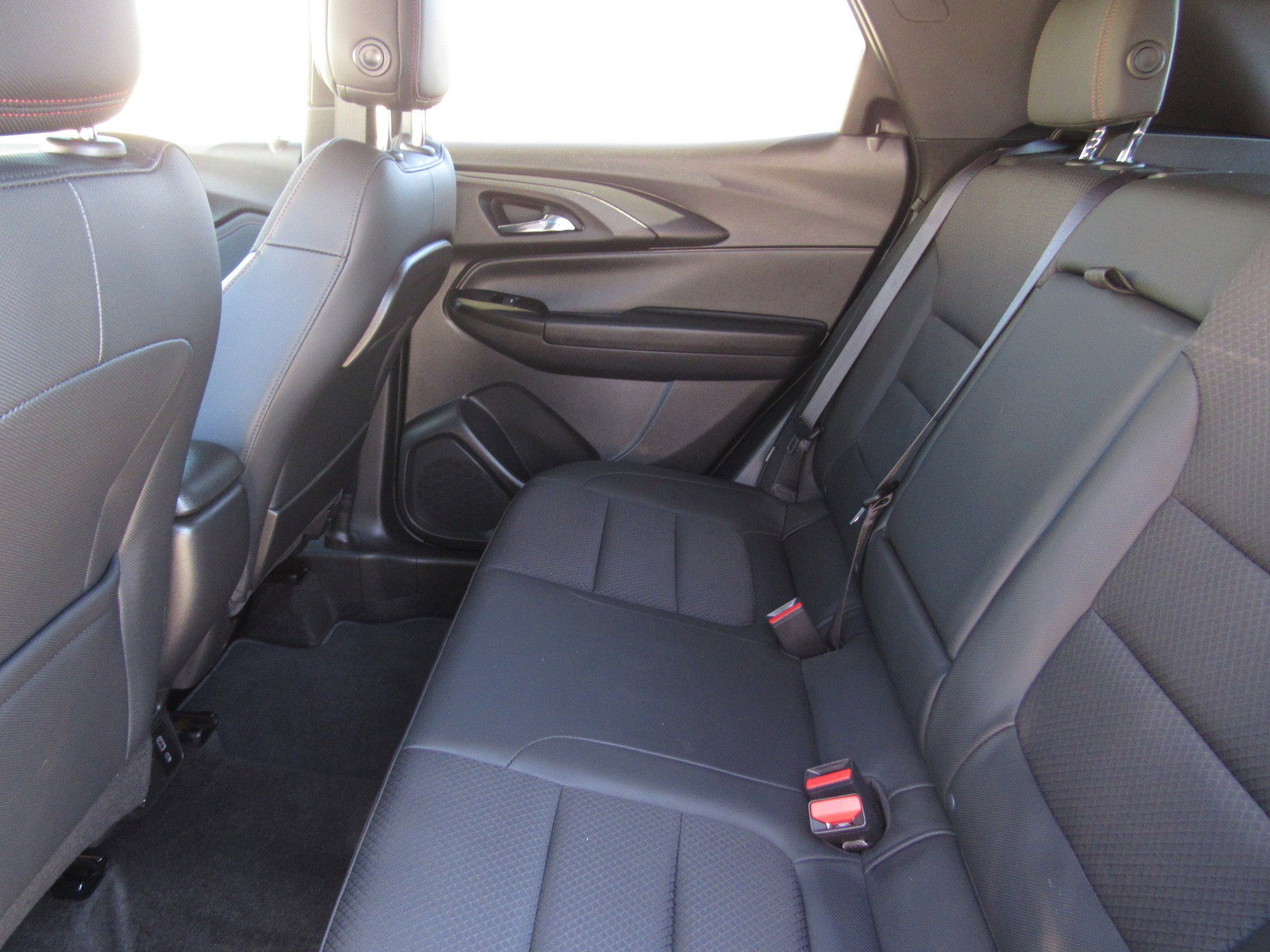 Used 2023 Chevrolet TrailBlazer RS w/ Sun and Liftgate Package image 15