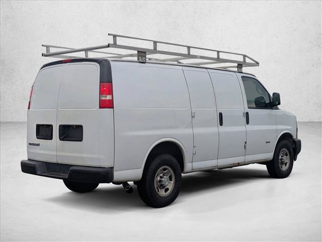 Used 2018 Chevrolet Express 2500 w/ Driver Convenience Package RWD image 5