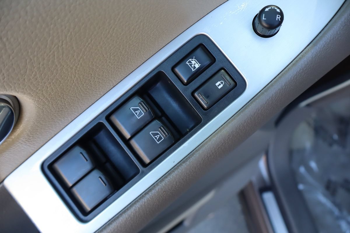 Used 2013 Nissan Murano SV AWD/4WD image 27
