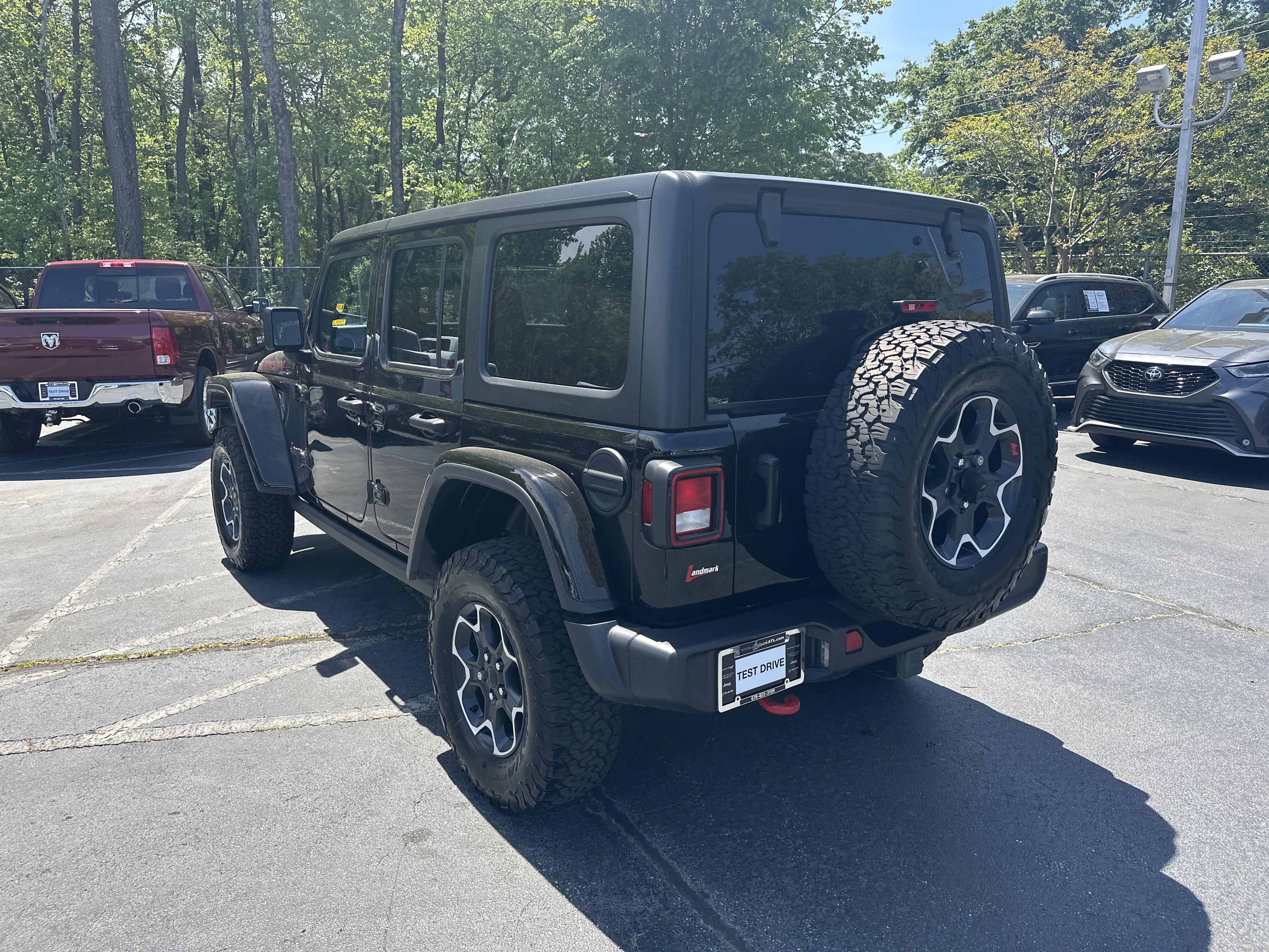 Used 2023 Jeep Wrangler Unlimited Rubicon w/ Cold Weather Group AWD/4WD image 7