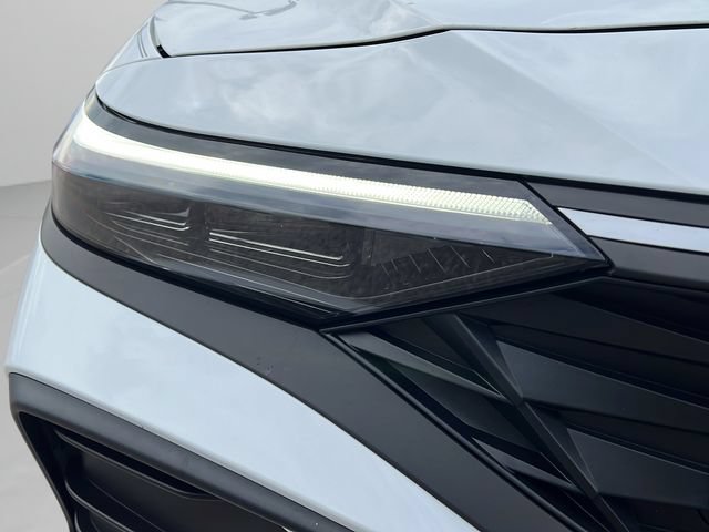 Certified 2025 Hyundai Elantra Sport FWD image 29
