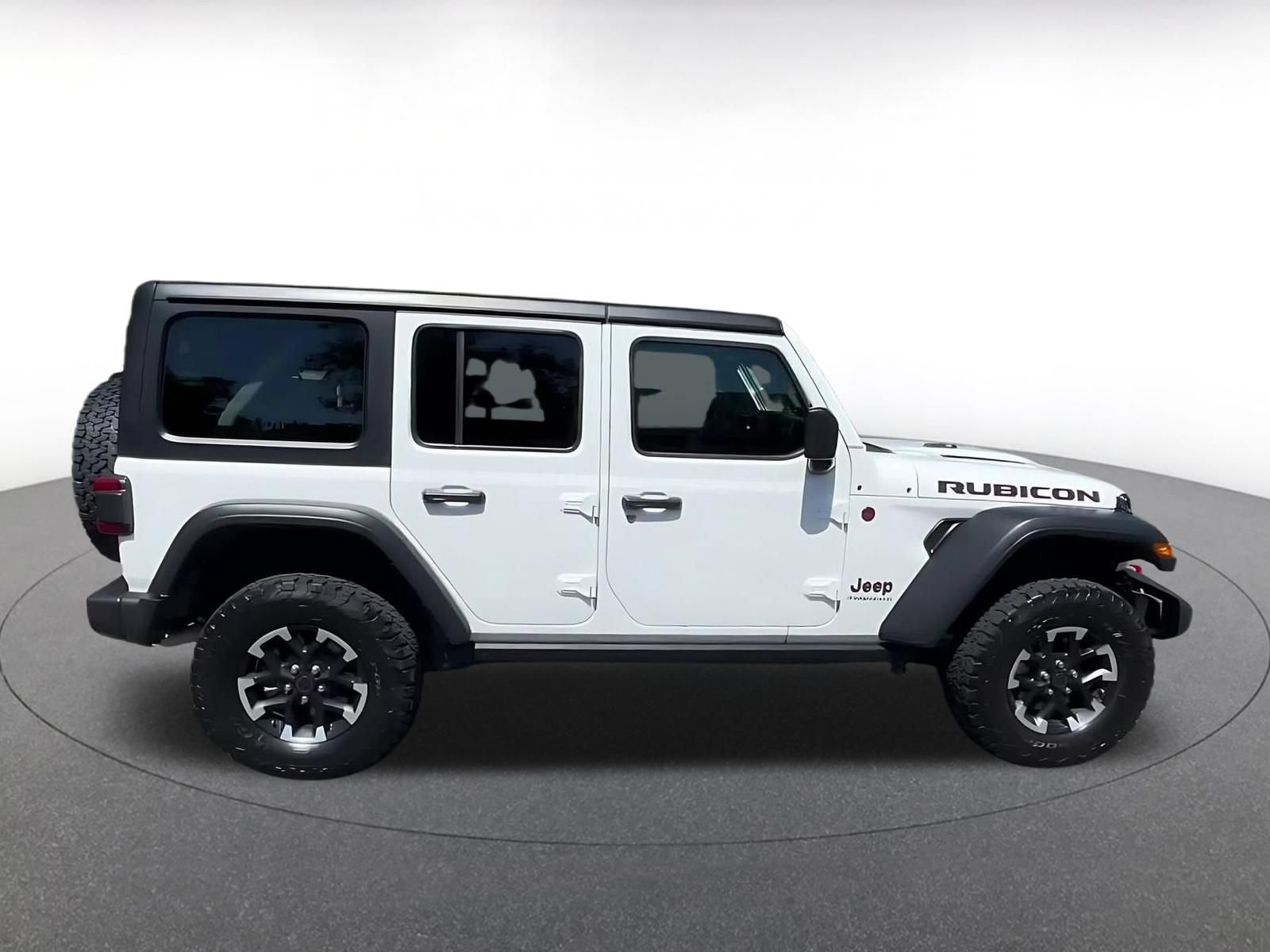 Used 2025 Jeep Wrangler Unlimited Rubicon AWD/4WD image 16