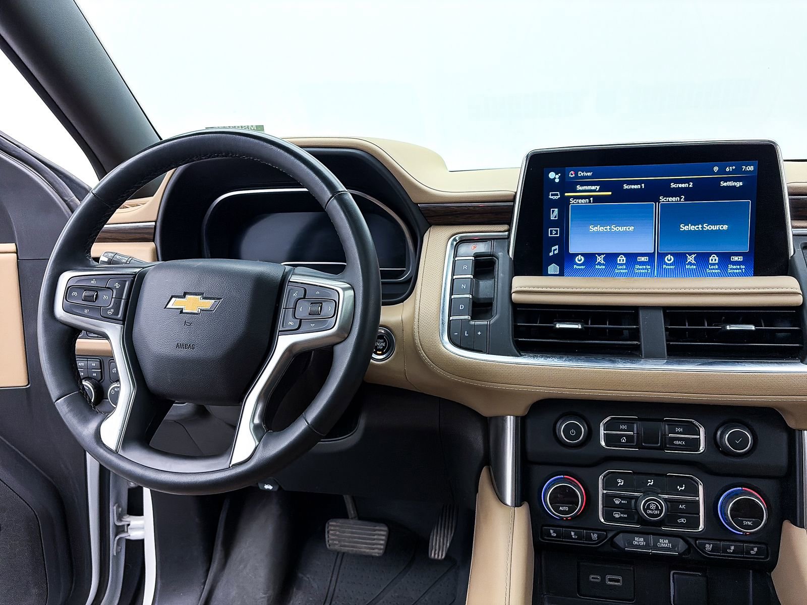 Used 2023 Chevrolet Suburban Premier w/ Premium Package image 7