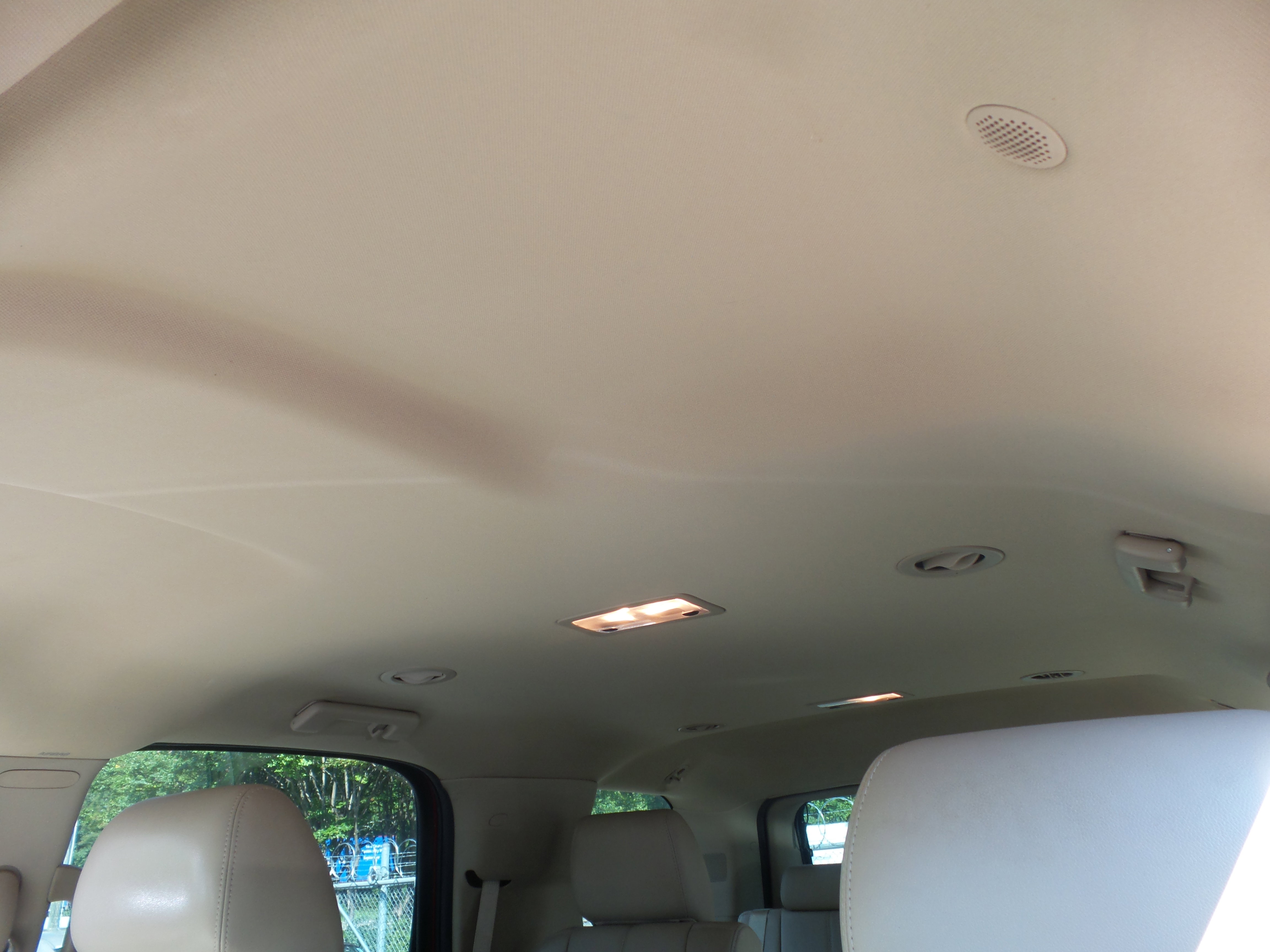 Used 2013 GMC Yukon SLT w/ SLT Chrome Package image 34