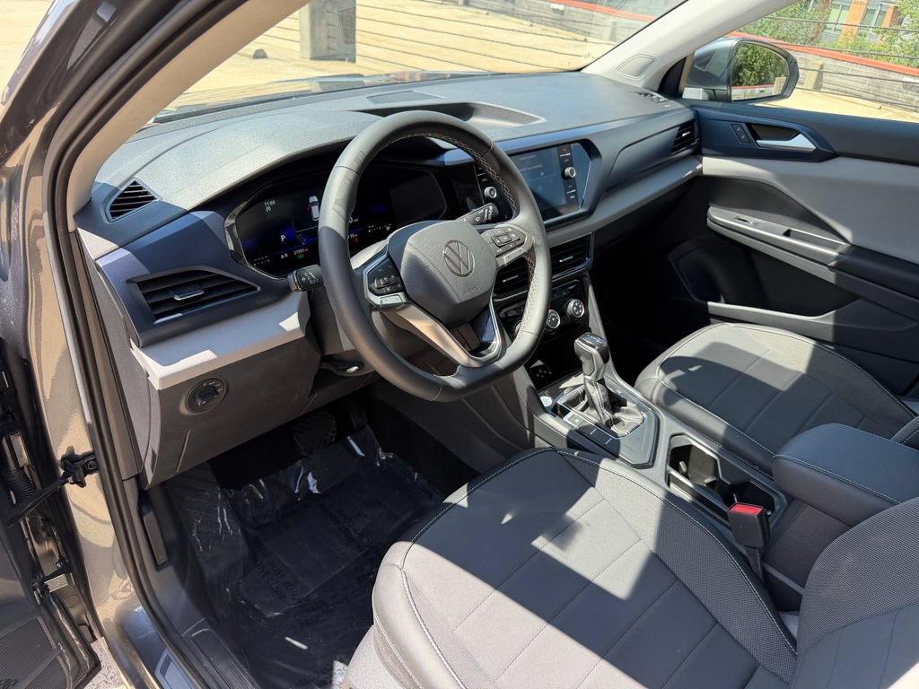 Certified 2023 Volkswagen Taos SE FWD image 8