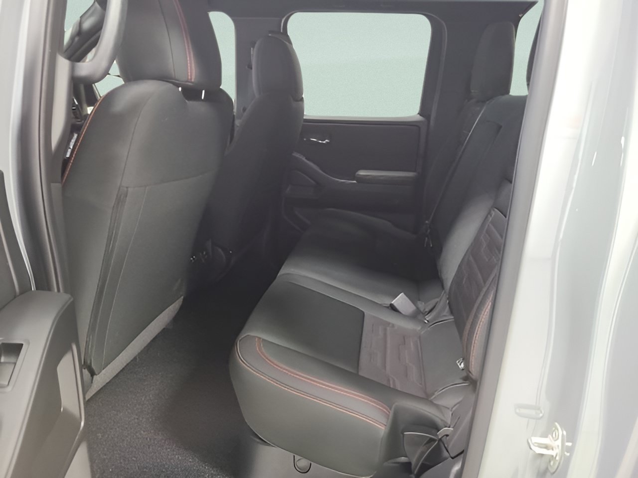 Used 2023 Nissan Frontier PRO-4X w/ Pro Convenience Package AWD/4WD image 16