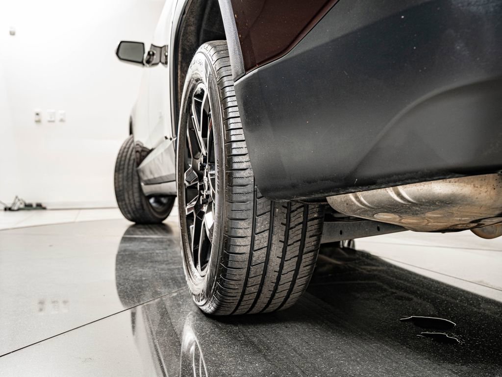 Used 2020 Chevrolet Traverse LT FWD image 41