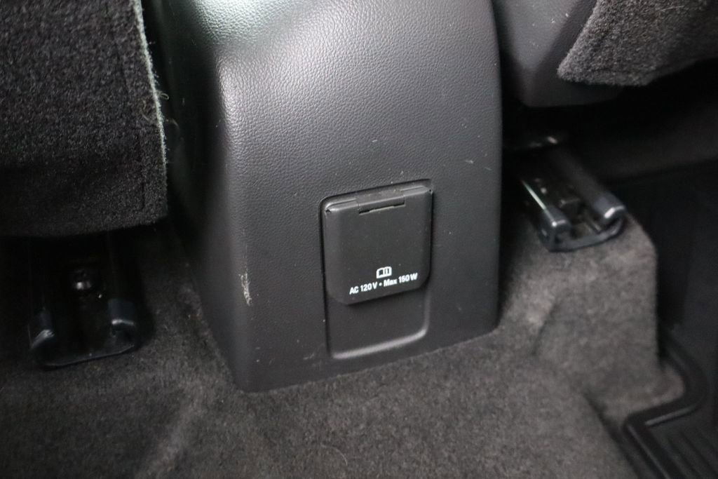 Used 2022 Chevrolet Trax LT w/ Premium Seat Package AWD/4WD image 35