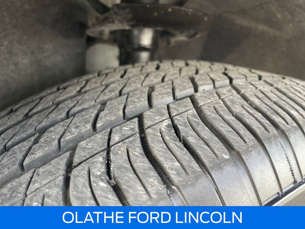 Used 2024 Chrysler Pacifica Touring-L FWD image 21