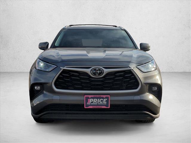 Used 2023 Toyota Highlander XLE video 2