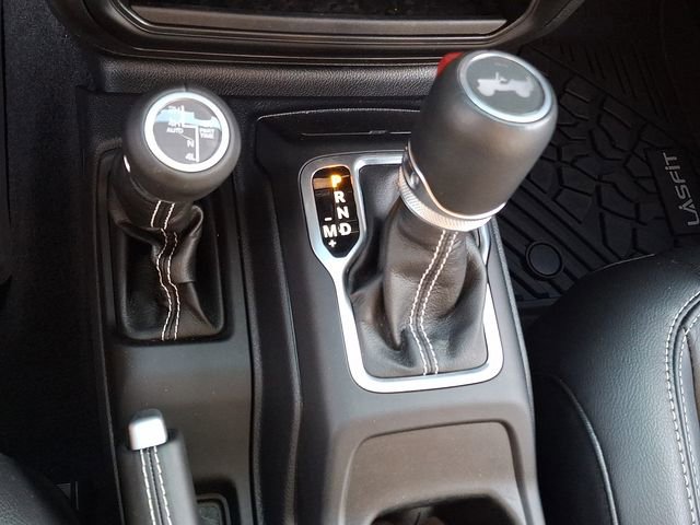 Used 2023 Jeep Wrangler Unlimited Sahara w/ Cold Weather Group image 15