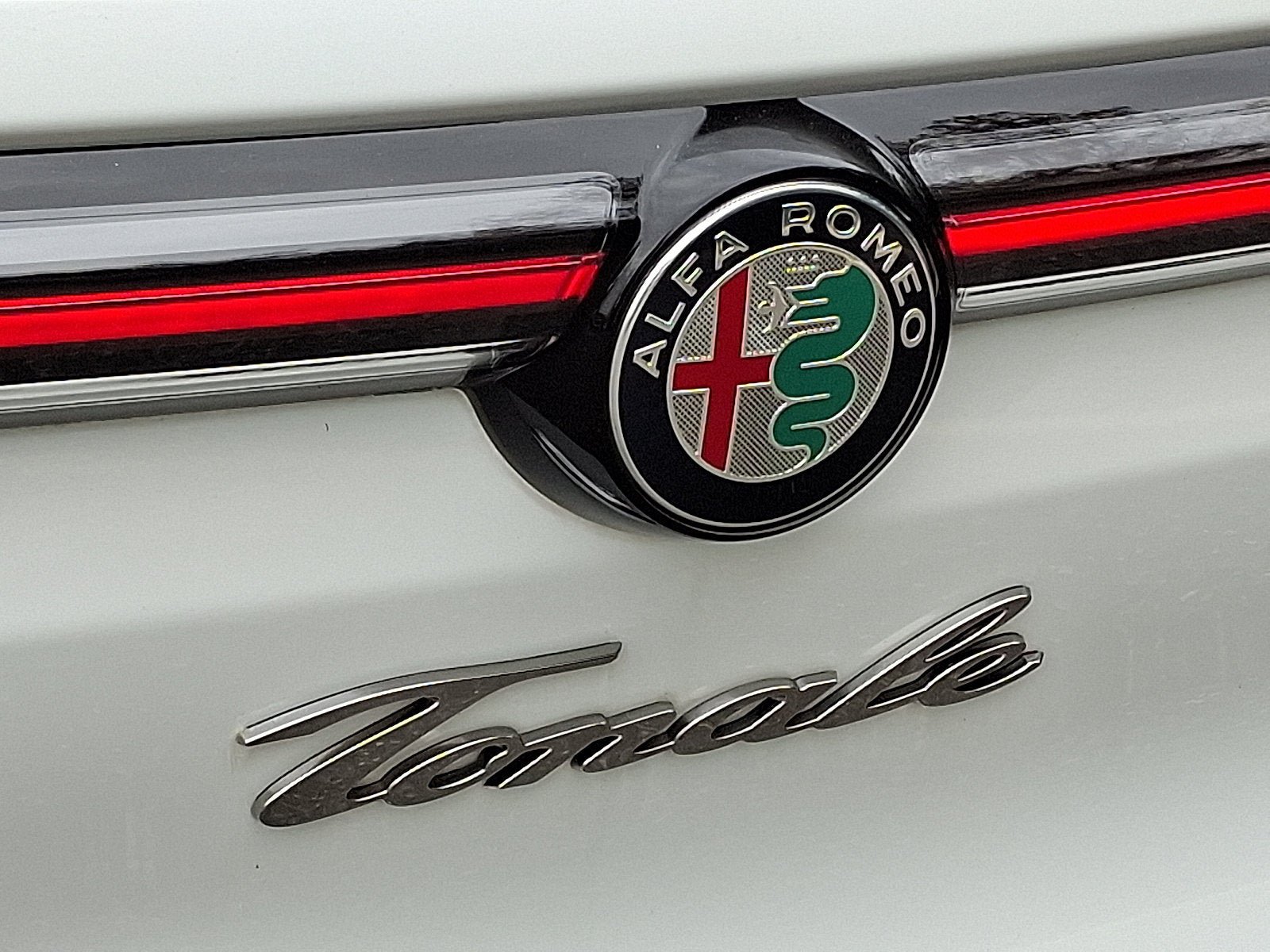 Used 2024 Alfa Romeo Tonale Veloce AWD/4WD image 33