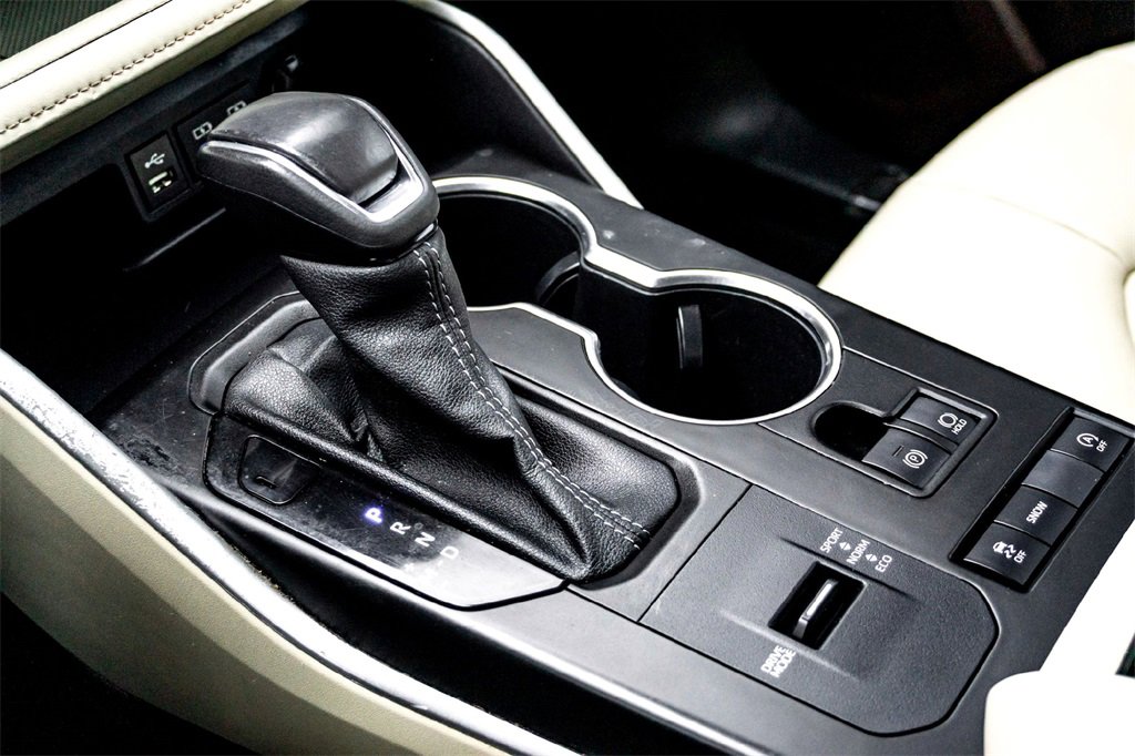 Used 2022 Toyota Highlander XLE image 25