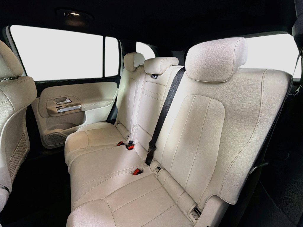 Used 2025 Mercedes-Benz GLB 250 image 21