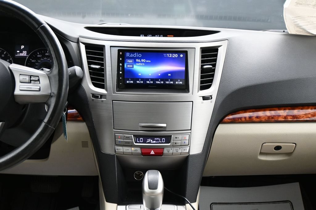 Used 2011 Subaru Outback 2.5i Limited AWD/4WD image 19