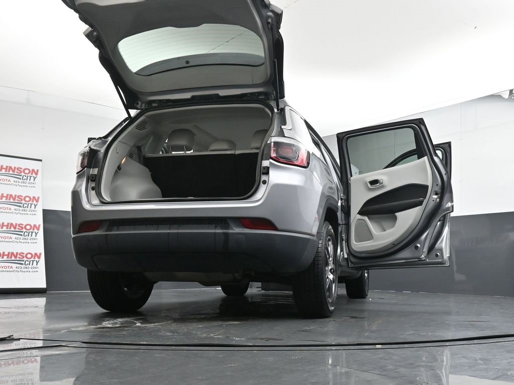 Used 2019 Jeep Compass Latitude w/ Popular Equipment Group image 48