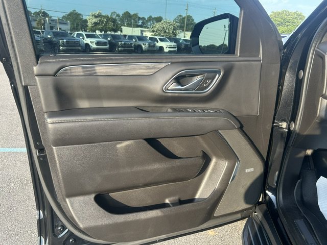 Used 2021 GMC Yukon XL SLT w/ Rear Media and Nav Package RWD image 18