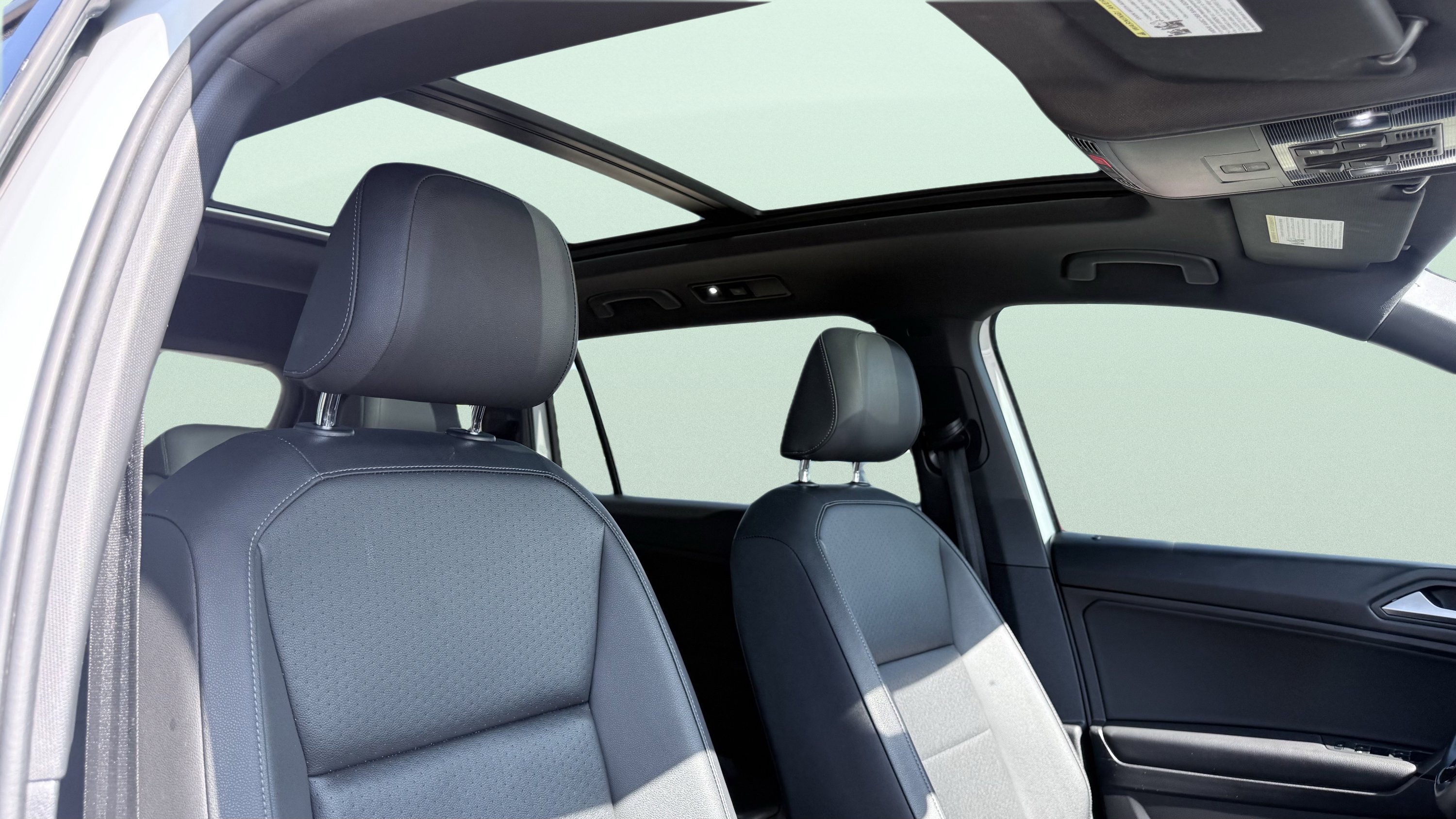 Used 2019 Volkswagen Tiguan SEL R-Line FWD image 53