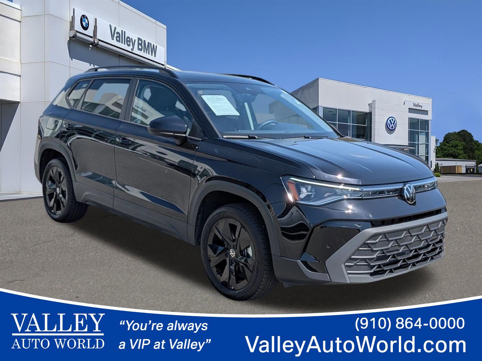 Used 2025 Volkswagen Taos SE image 1