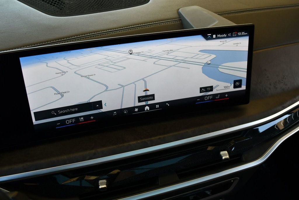 Used 2024 BMW X7 xDrive40i w/ M Sport Package image 13