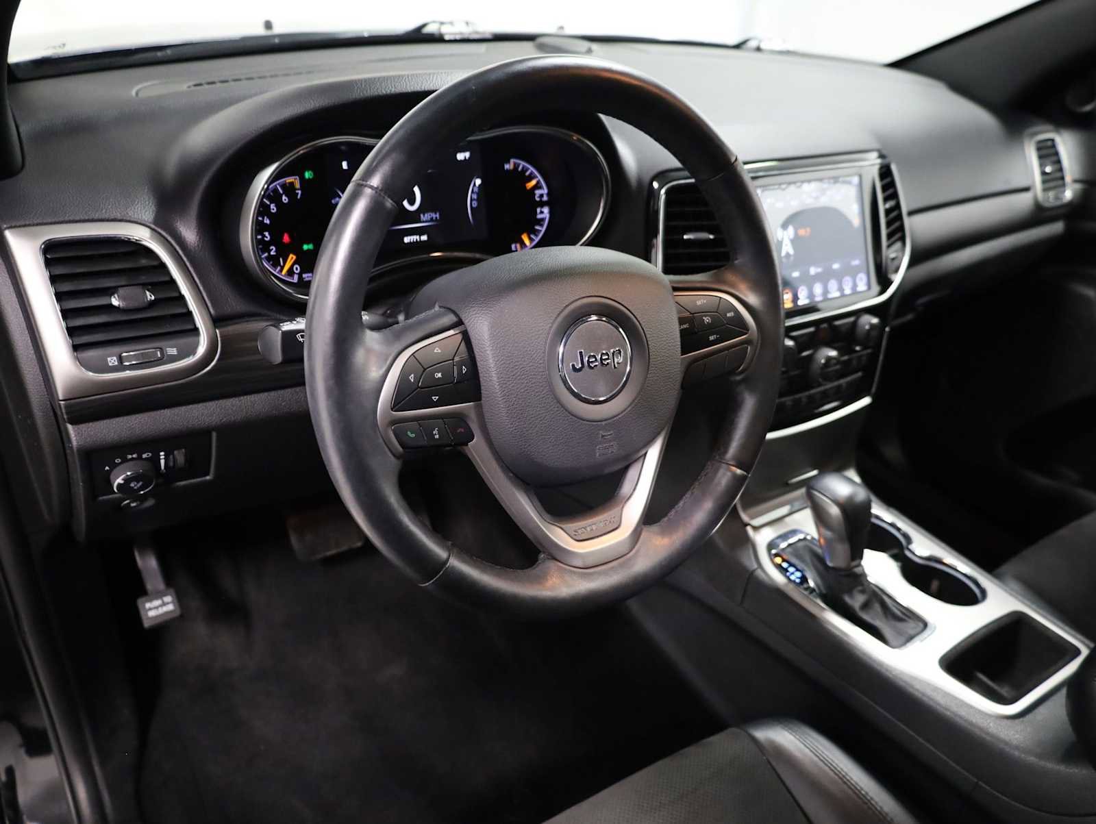 Used 2019 Jeep Grand Cherokee Altitude AWD/4WD image 4