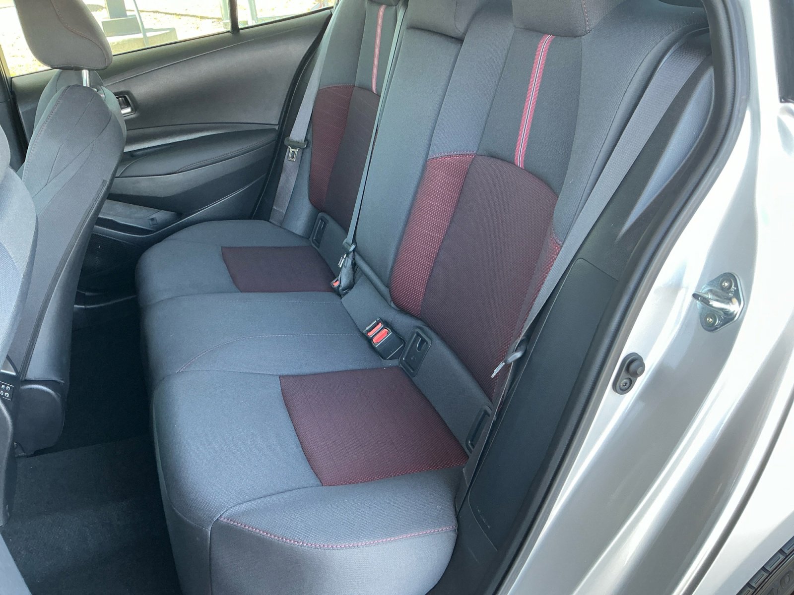 Certified 2024 Toyota Corolla SE w/ SE Convenience Package image 17