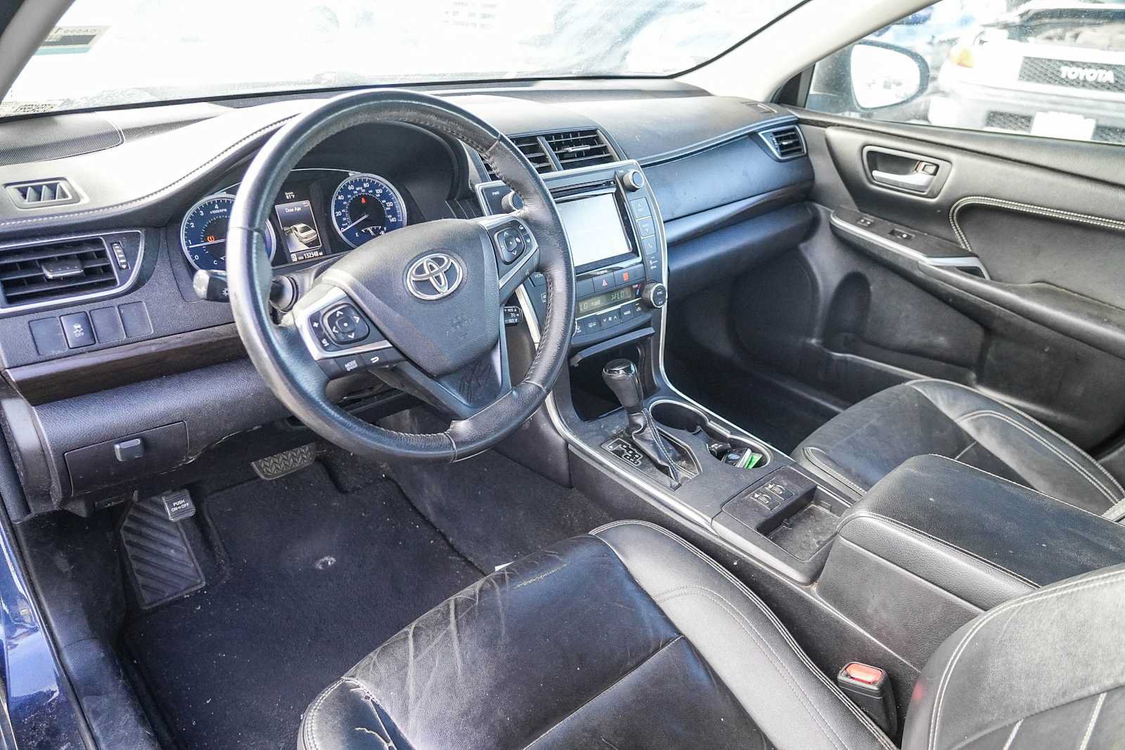 Used 2017 Toyota Camry XLE w/ Convenience Package FWD image 14