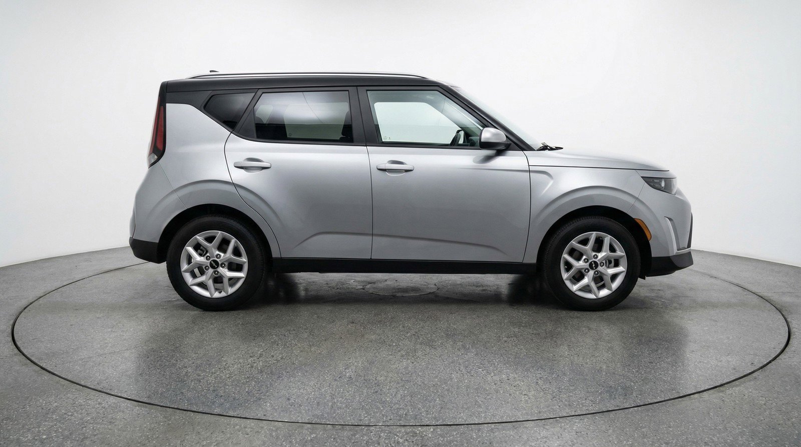 Used 2025 Kia Soul LX w/ LX Technology Package image 5