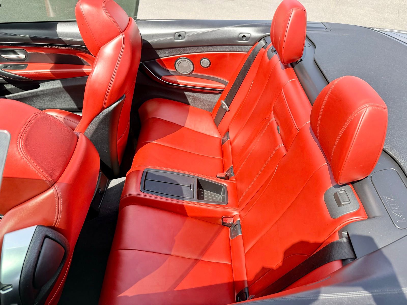 Used 2018 BMW M4 Convertible image 27