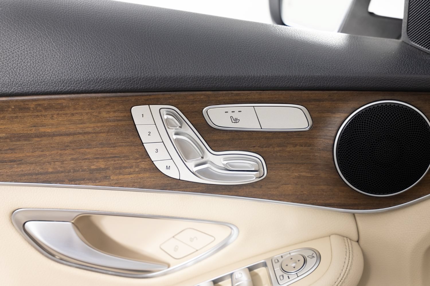 Used 2019 Mercedes-Benz C 300 Sedan image 16