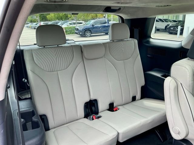 Used 2023 Hyundai Palisade Calligraphy w/ Winter Package image 18