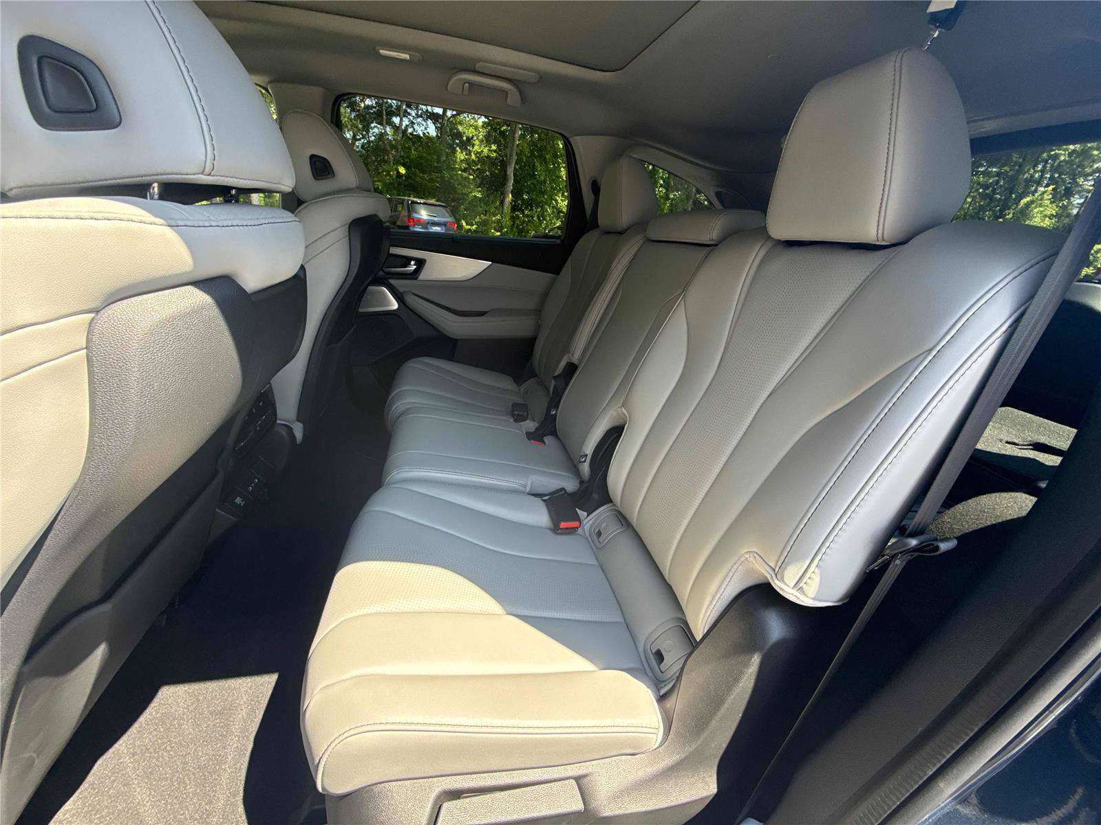 Used 2025 Acura MDX FWD w/ Technology Package image 12