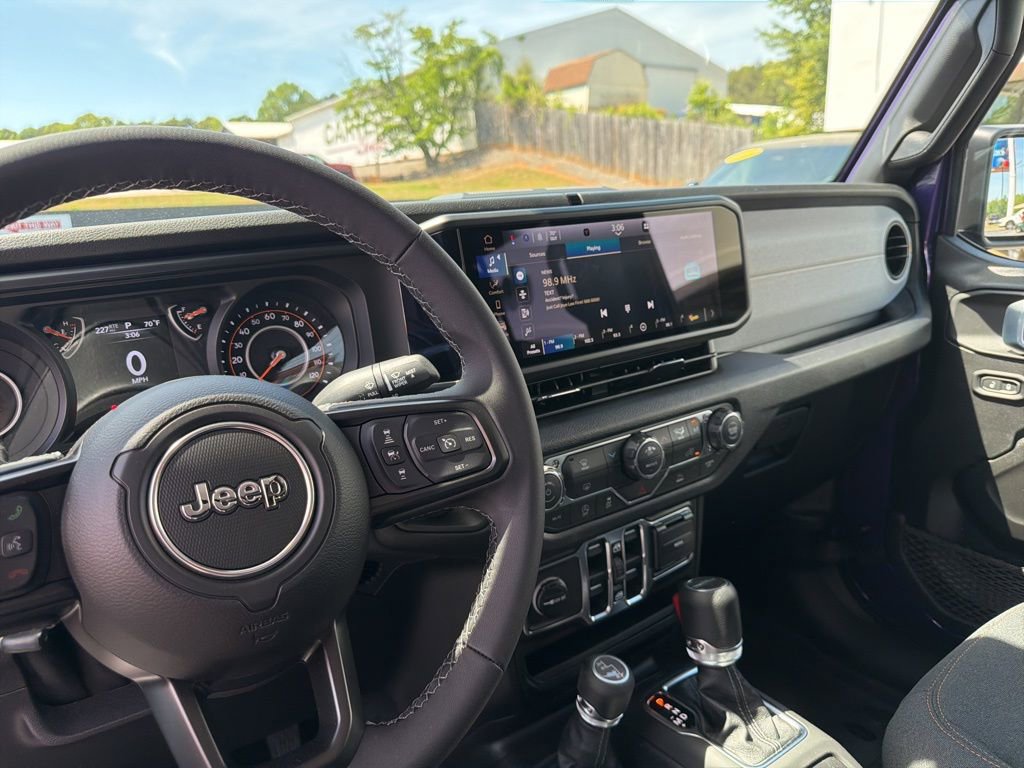 New 2026 Jeep Gladiator Sport AWD/4WD image 33