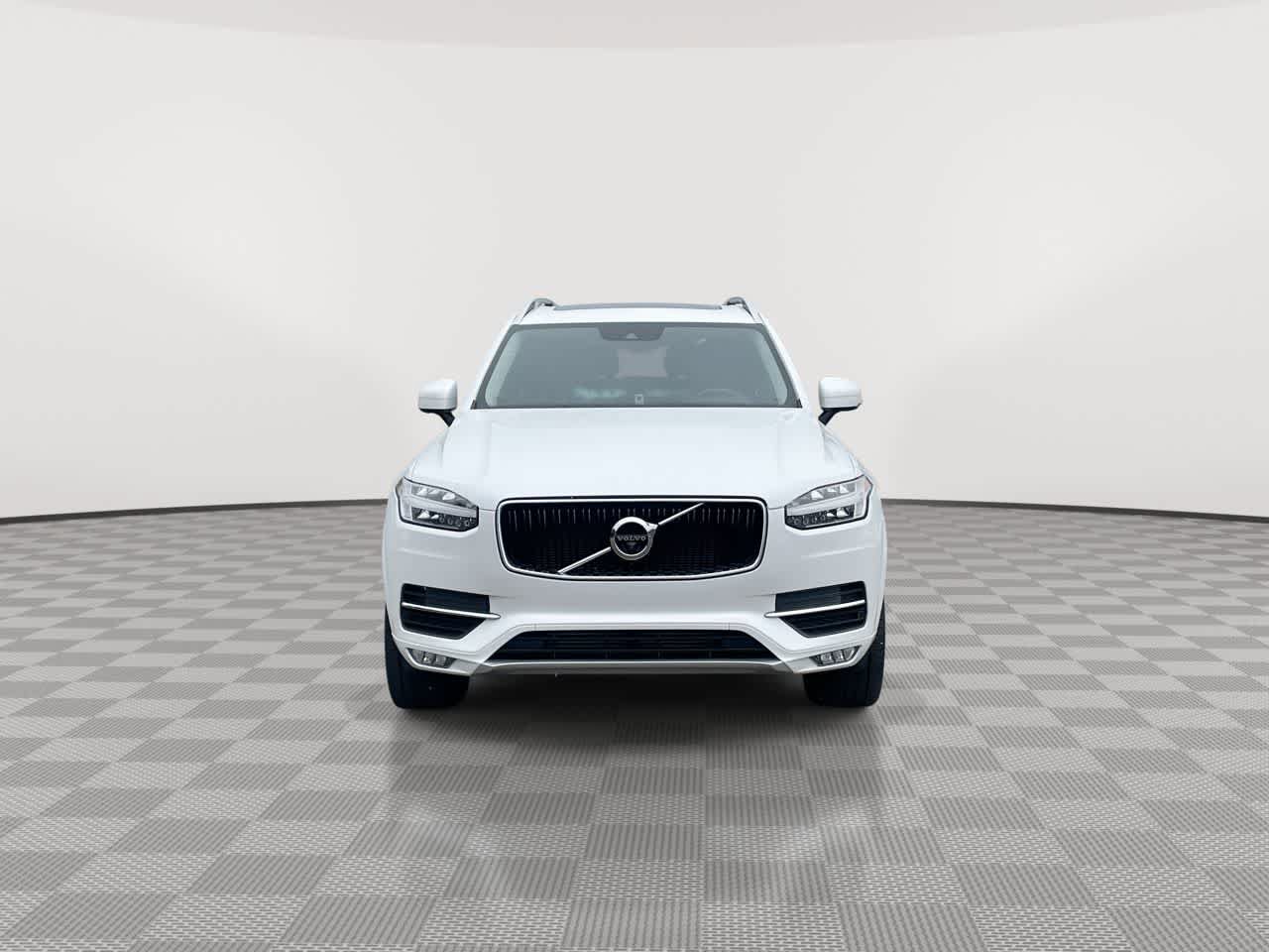 Used 2018 Volvo XC90 T5 Momentum w/ Convenience Package FWD image 3