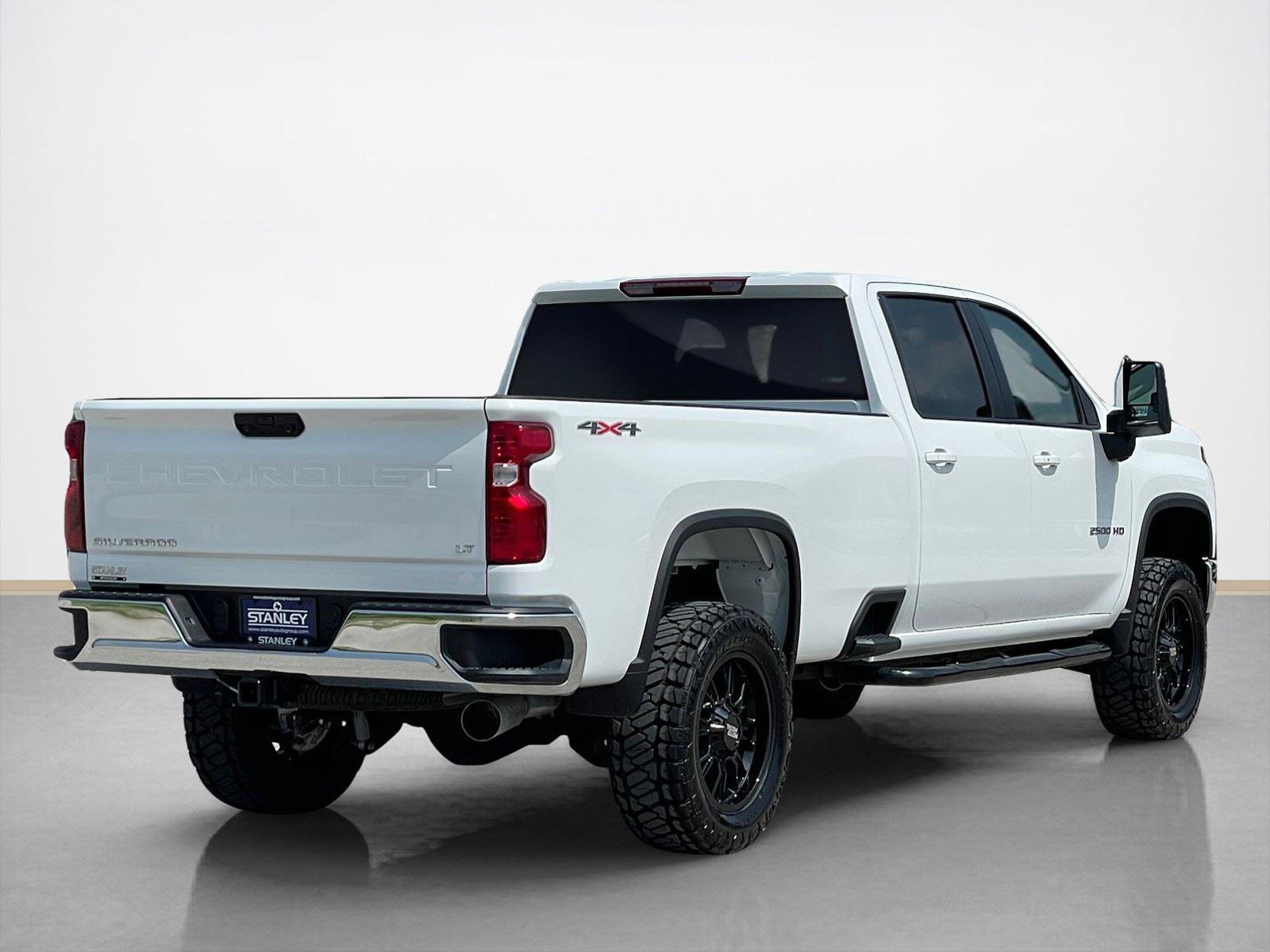 Used 2025 Chevrolet Silverado 2500 LT w/ Convenience Package AWD/4WD image 8