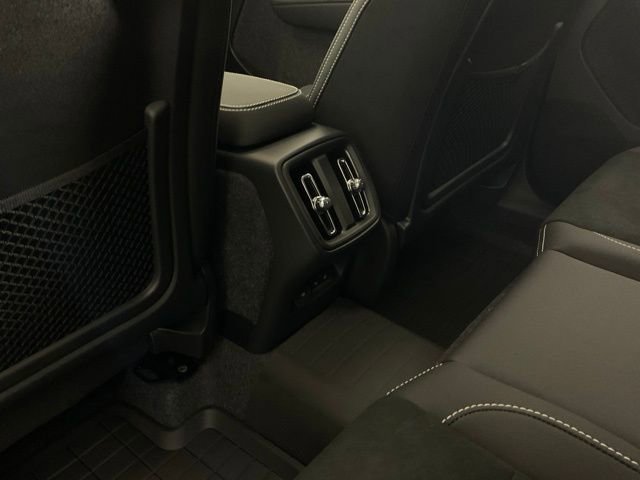New 2026 Volvo XC40 B5 Ultra w/ Protection Package Premier image 25