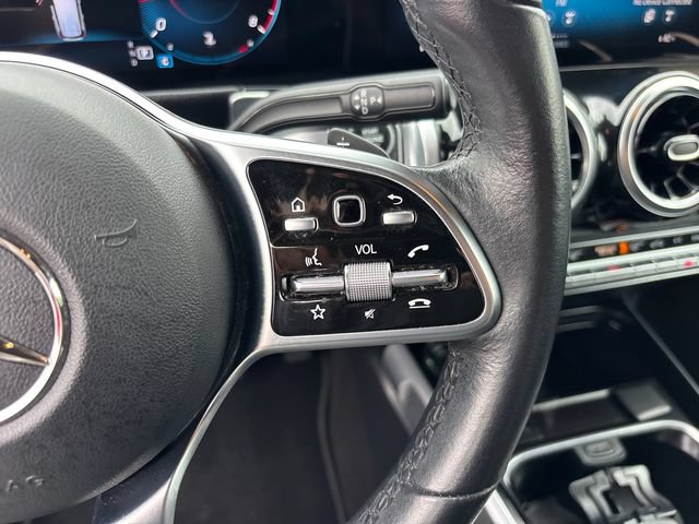 Used 2023 Mercedes-Benz GLB 250 4MATIC image 19
